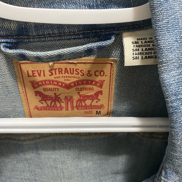 Levi’s jean jacket - size M - Picture 3 of 5
